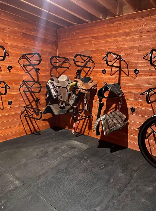 A room full of saddle mounts.